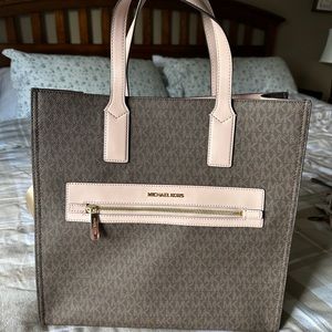 Michael Kors tote